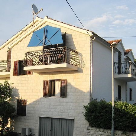 Apartments Raic Supetar Bagian luar foto