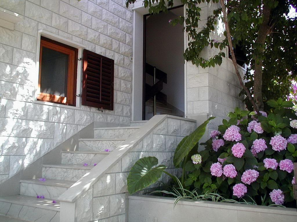 Apartments Raic Supetar Bagian luar foto