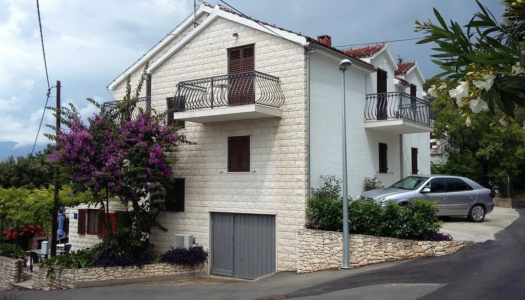 Apartments Raic Supetar Bagian luar foto