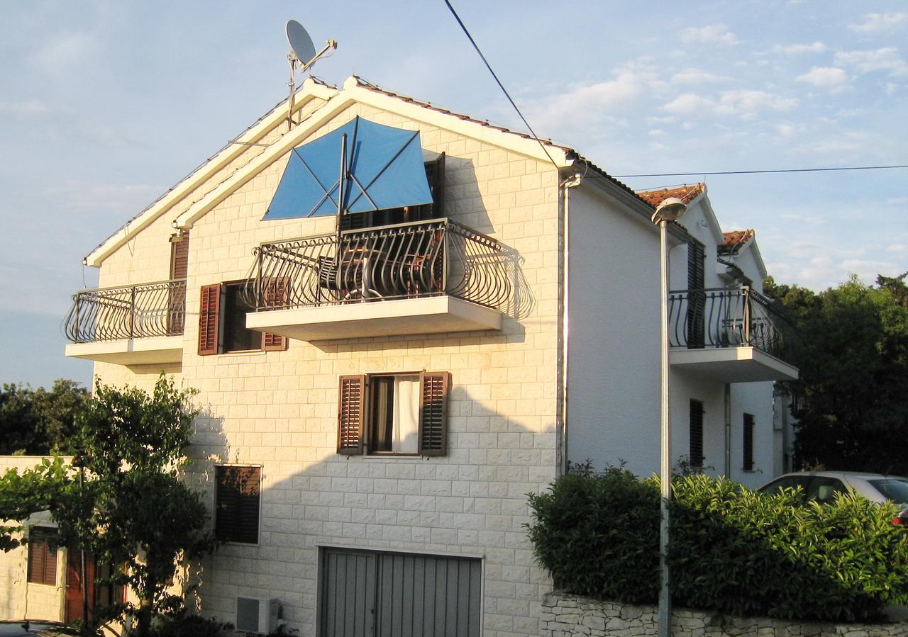 Apartments Raic Supetar Bagian luar foto